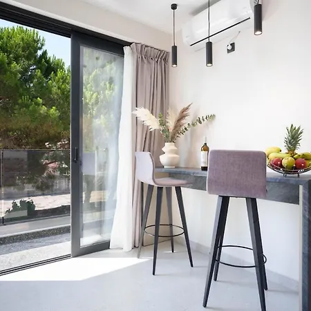 Ristanis Potami Mare Beachfront Retreat Πόρος